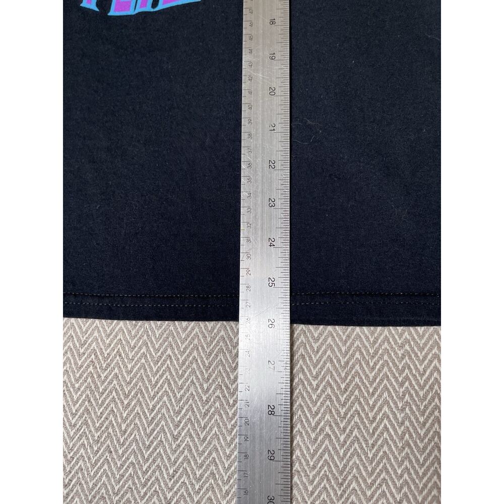 Stranger Things Friends Dont Lie T-Shirt‎ Size Adult M in Black/Purple - Picture 4 of 5